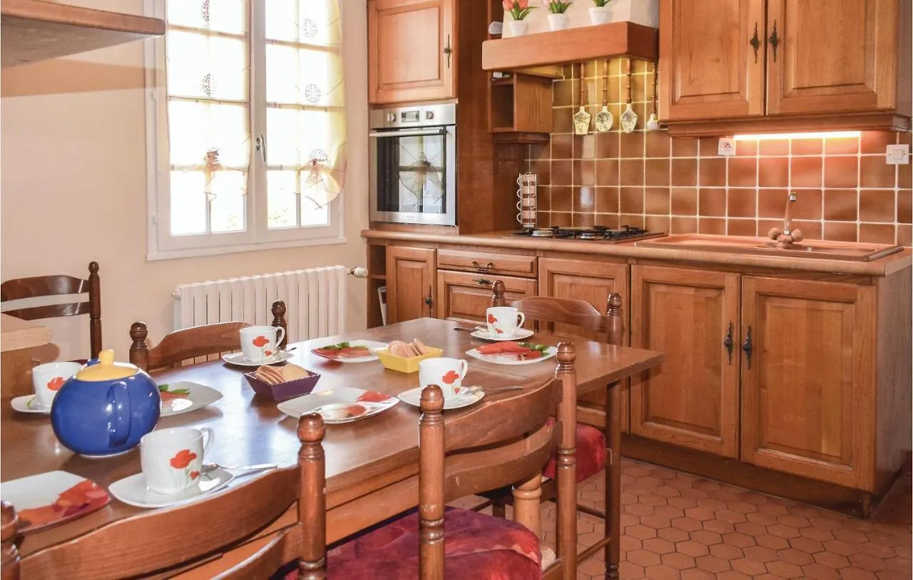 Beautiful Home In Ploumilliau With Kitchen 0*,  France