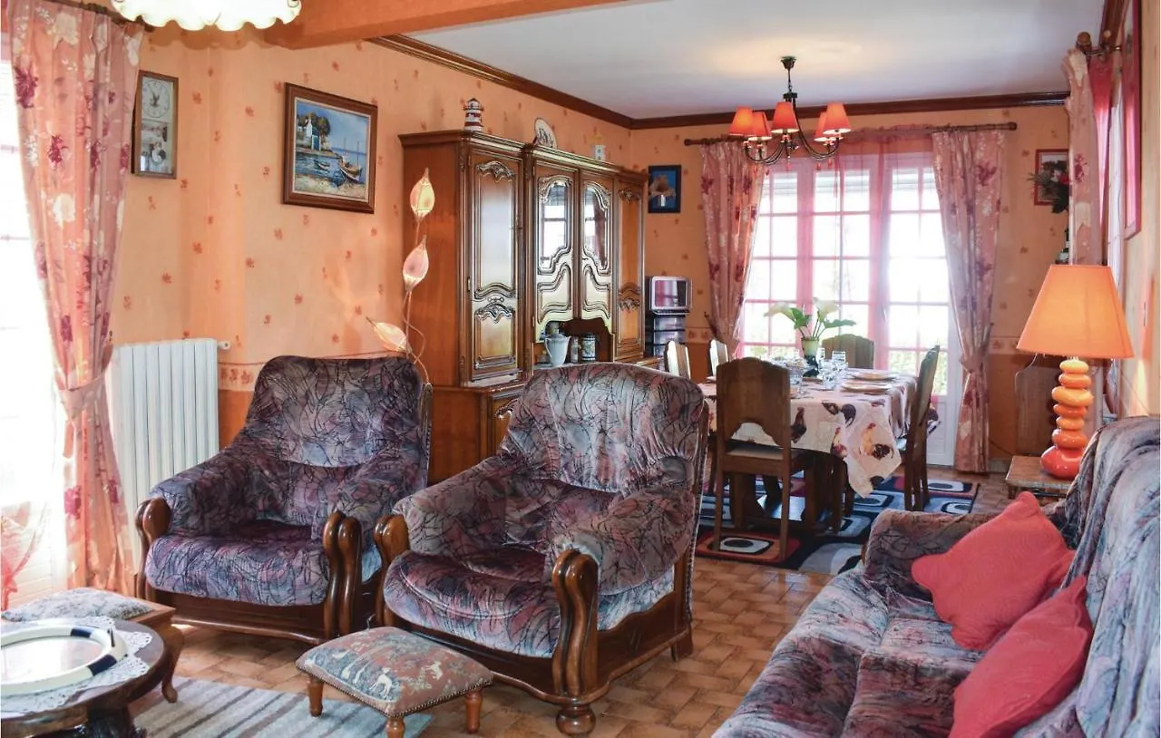 Beautiful Home In Ploumilliau With Kitchen France